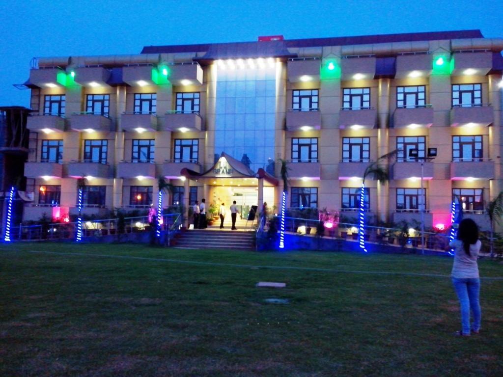 Hotel Le Grand Regency Greater Noida Exteriér fotografie